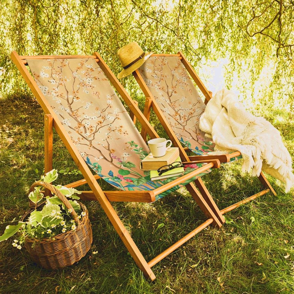 Chaise Longue with Colorful Floral Detail - SZL306