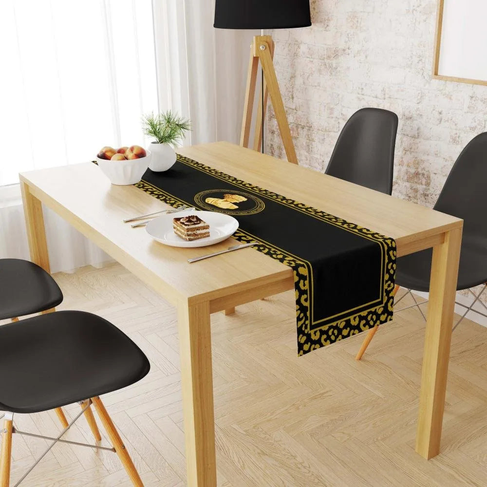 Siyah Büst Detaylı Runner Örtüsü 140x45CM