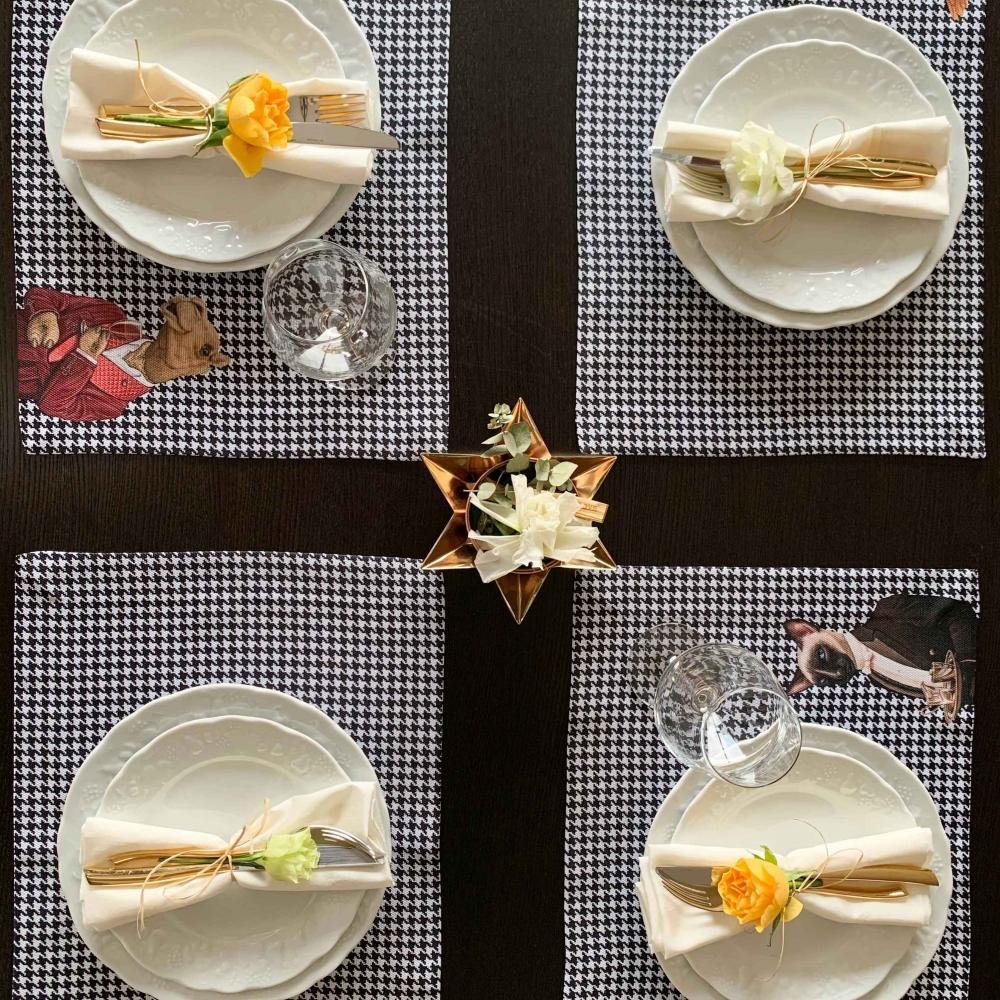 img-1658_ibxdva02N6_3f5e0699-061b-4445-a7dd-0f15cbb646b7 Şık Hayvan Karakter Baskılı Kazayağı Desenli Kumaş Amerikan Servis Seti - 4'lü Set 35X50CM - Görsel 1