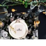 Siyah Zeminde Gül ve Papatya Desenli Lüks Amerikan Servisi - 4'lü Set (35X50 Cm) - Görsel 3