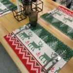 Yılbaşı Temalı Amerikan Servis – Kırmızı Yeşil Geyik Desenli - 4'lü (30x50 cm) - Görsel 3
