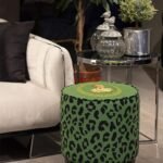 Yeşil Büst Detaylı Ahşap Ayaklı Puf - Görsel 2