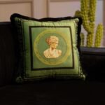 Yeşil Büst Detaylı Yastık - EY319